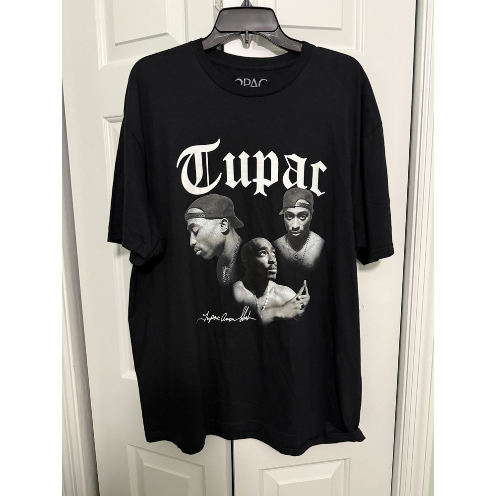Tupac Men's XL Black Short Sleeve T-Shirt NWT 2PAC